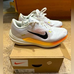 Nike W Airflow 10 Women’s Running Shoes.  Size 7.